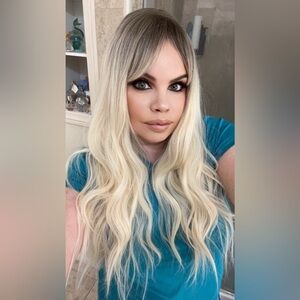 Long blonde ombré wig